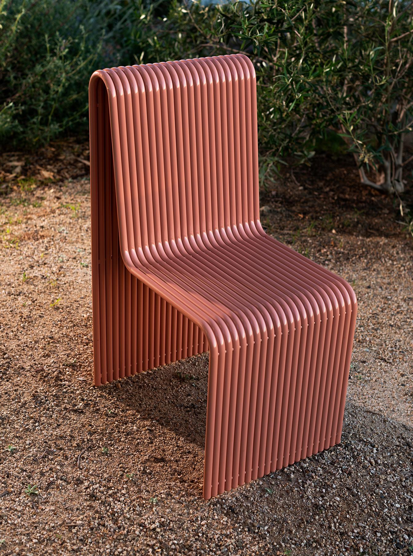 https://a.1stdibscdn.com/customizable-powdercoated-aluminum-indoor-outdoor-ribbon-chair-by-laun-for-sale-picture-2/f_37133/f_329006321677024189537/200502_LAUN_DG_01_small_master.jpg