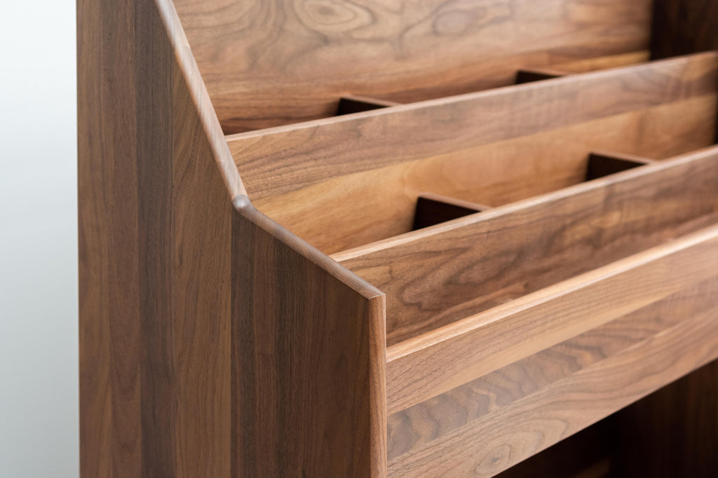 https://a.1stdibscdn.com/4-bay-luxe-record-stand-in-natural-walnut-for-sale-picture-2/f_27523/f_212922021604519324562/200729_TieredStandHH_010REV_master.jpg