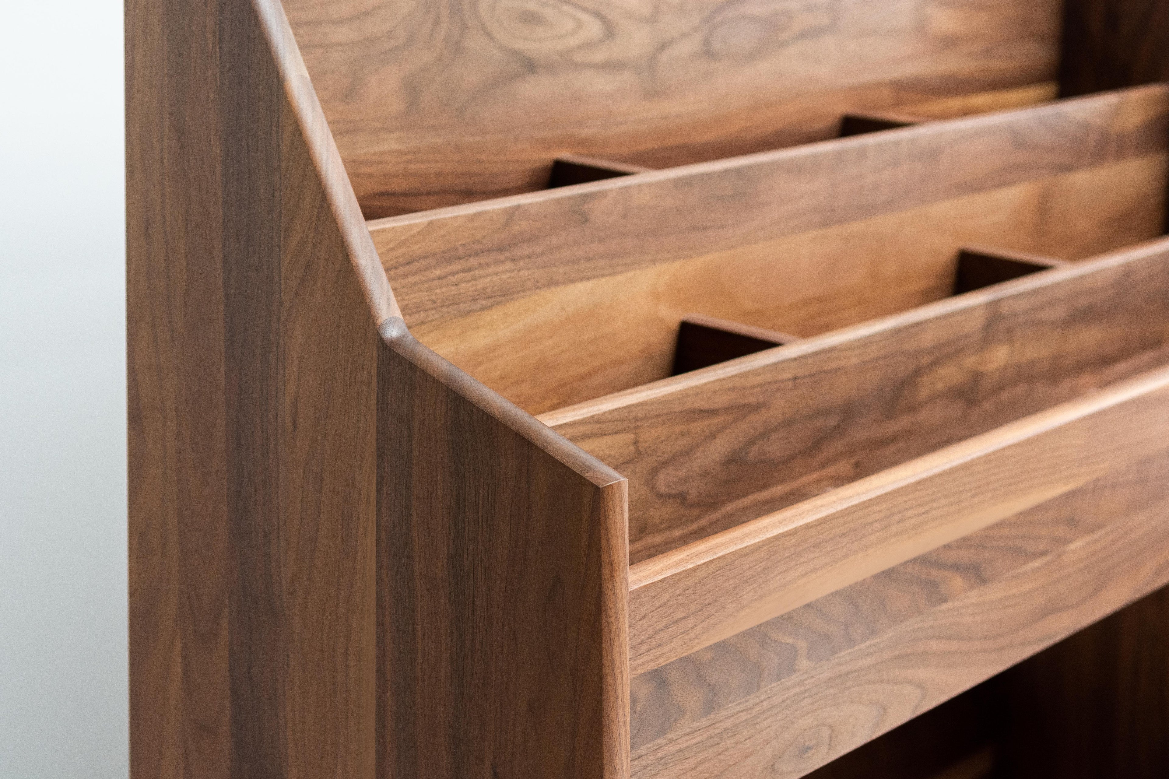https://a.1stdibscdn.com/4-bay-luxe-record-stand-in-natural-walnut-for-sale-picture-2/f_27523/f_212922021604519324562/200729_TieredStandHH_010REV_master.jpg