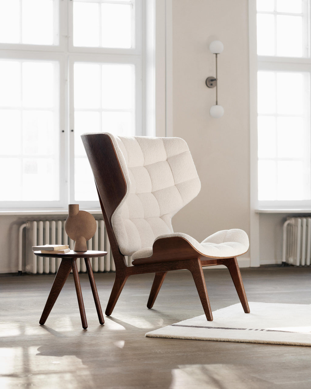 https://a.1stdibscdn.com/contemporary-set-mammoth-chair-ottoman-light-smoked-oak-fame-for-sale-picture-2/f_31233/f_337420621681199516657/200916_NORR112248_1_master.jpg