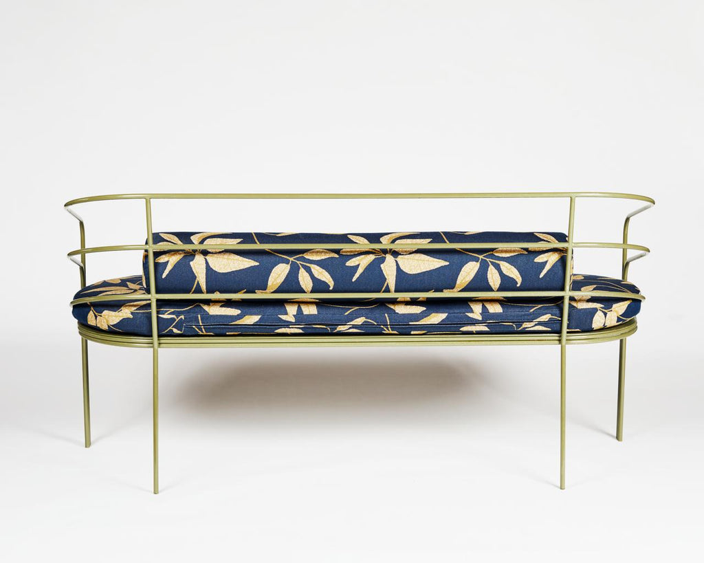 https://a.1stdibscdn.com/indoor-outdoor-steel-framed-demille-sofa-in-modern-regency-style-by-laun-for-sale-picture-3/f_37133/f_161567511643826951493/201014_LAUN_studio_086_master.jpg