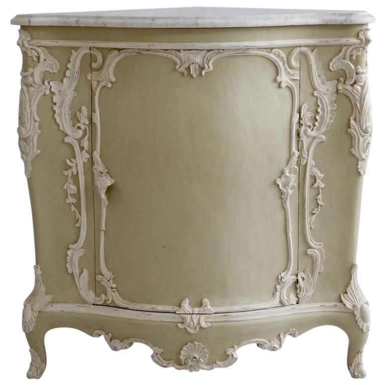 https://a.1stdibscdn.com/louis-xv-style-corner-cabinet-made-by-la-maison-london-with-carrara-marble-top-for-sale/1121189/f_201104521599862867230/20110452_master.jpeg