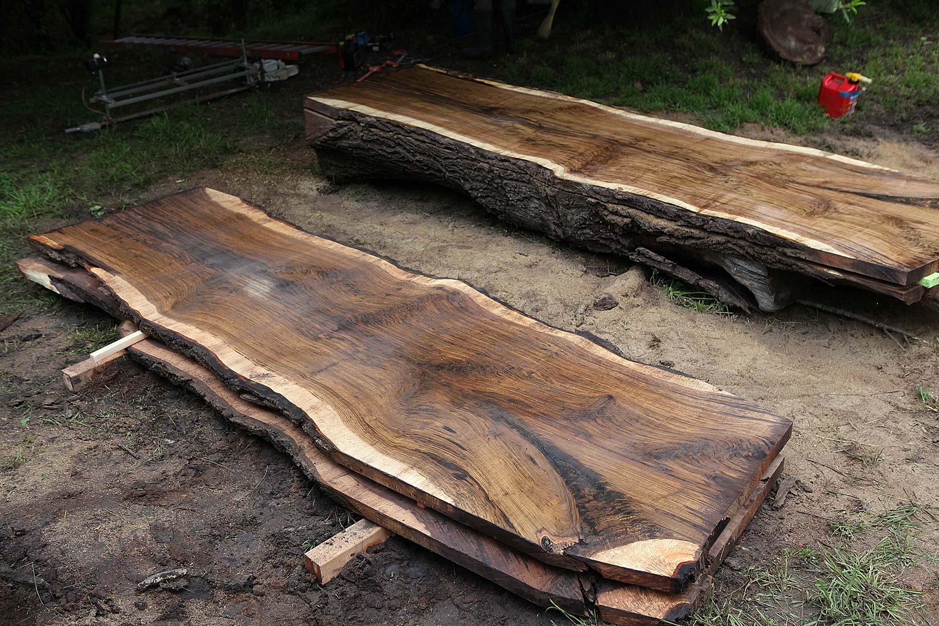 https://a.1stdibscdn.com/domus-modern-slab-table-in-claro-walnut-by-artist-designer-florian-roeper-for-sale-picture-5/f_15542/f_469192621759518913291/201612_RoeperMilling_0179_master.jpg