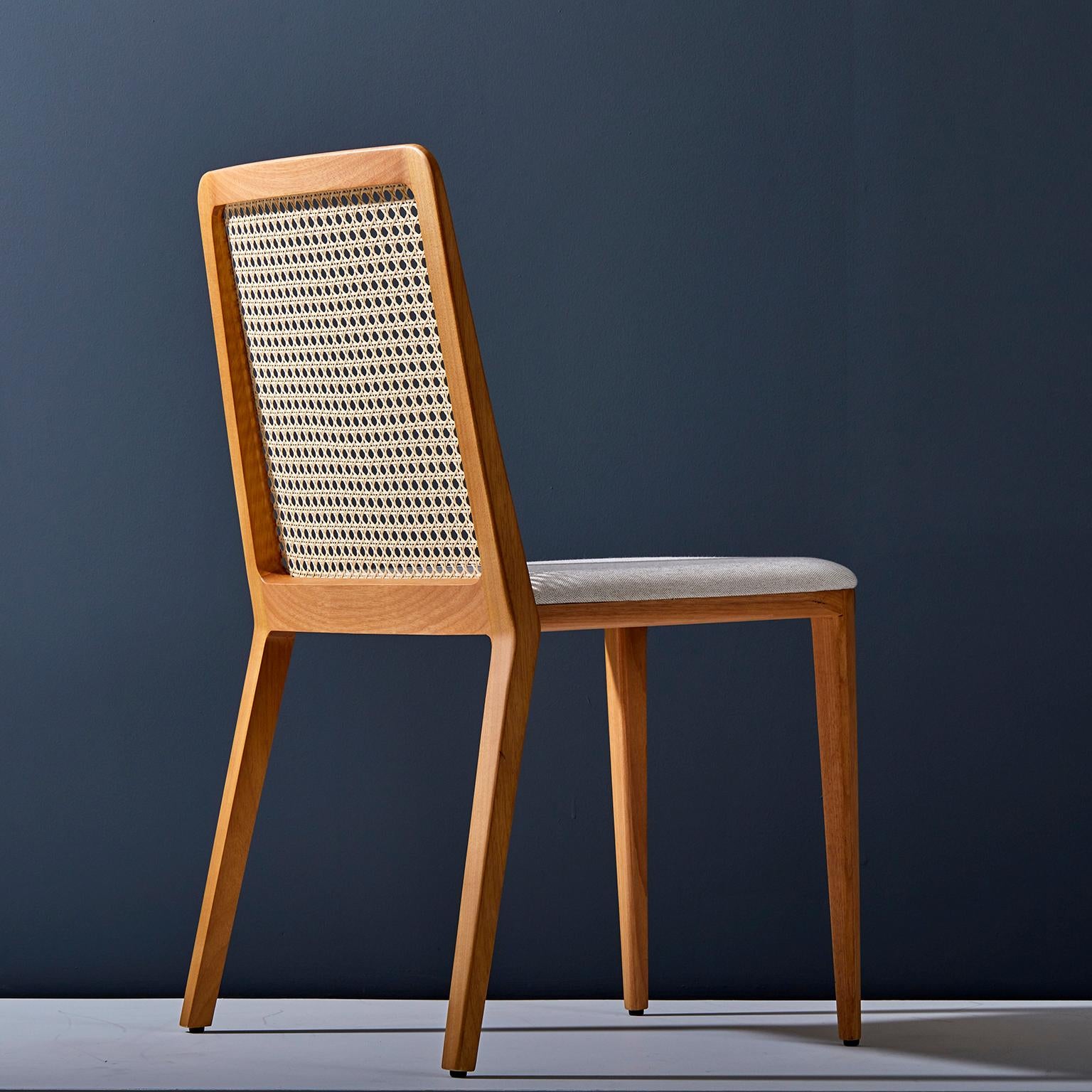 https://a.1stdibscdn.com/minimal-style-solid-wood-chair-textiles-or-leather-seatings-pattern-backboard-for-sale-picture-4/f_35593/f_107607211546611112182/2017_11_10_EmporiodasCadeiras1814_master.jpg