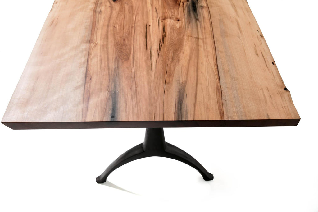 https://a.1stdibscdn.com/live-edge-dining-table-on-legacy-wishbone-base-for-sale-picture-2/f_43982/f_175175811578584290878/2018_21_5DS_0054_master.jpg