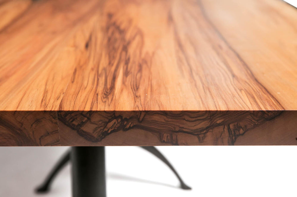 https://a.1stdibscdn.com/live-edge-dining-table-on-legacy-wishbone-base-for-sale-picture-4/f_43982/f_175175811578584291549/2018_21_5DS_0060_master.jpg