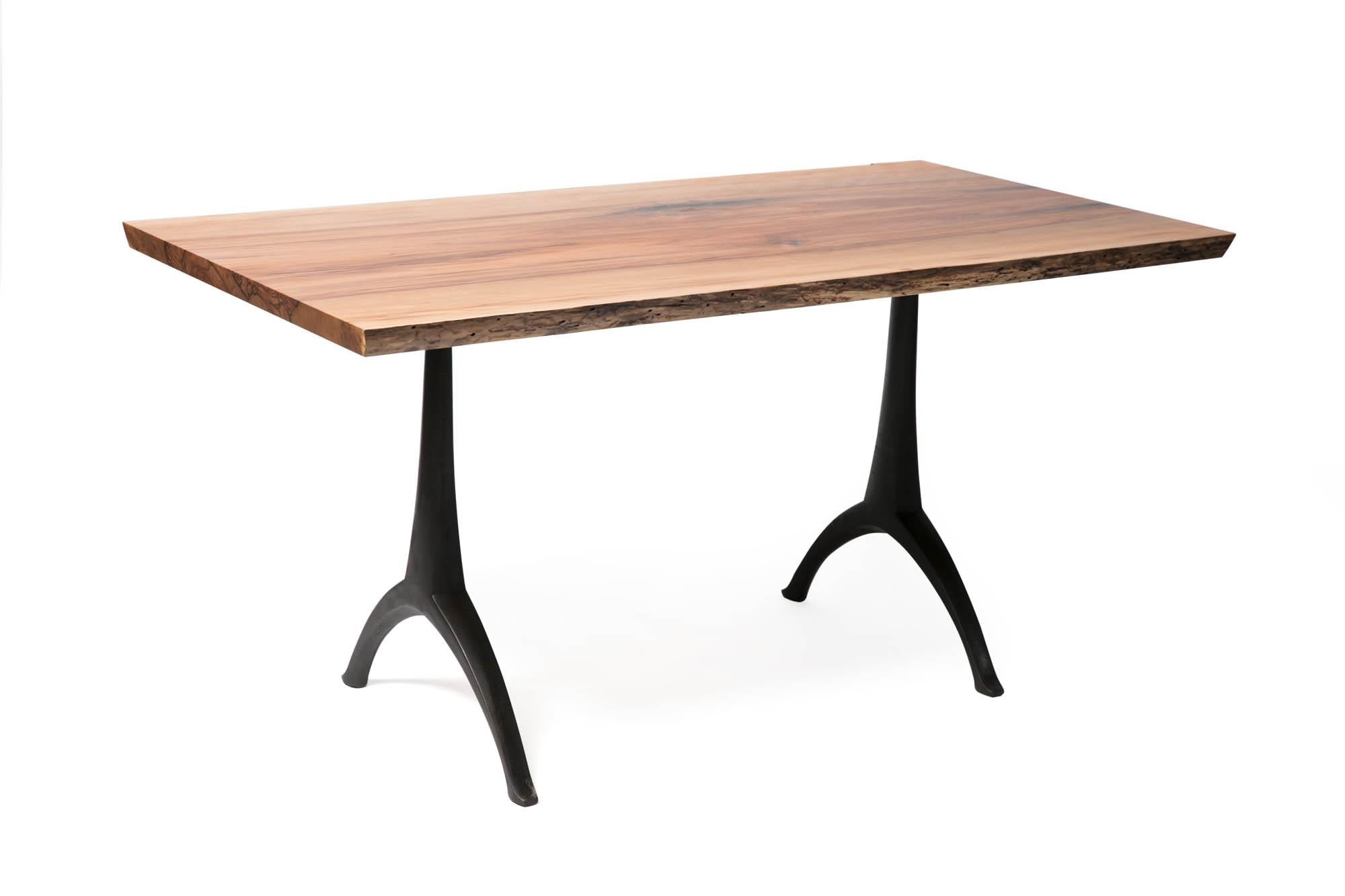https://a.1stdibscdn.com/live-edge-dining-table-on-legacy-wishbone-base-for-sale-picture-7/f_43982/f_175175811578584292499/2018_21_5DS_0068_master.jpg
