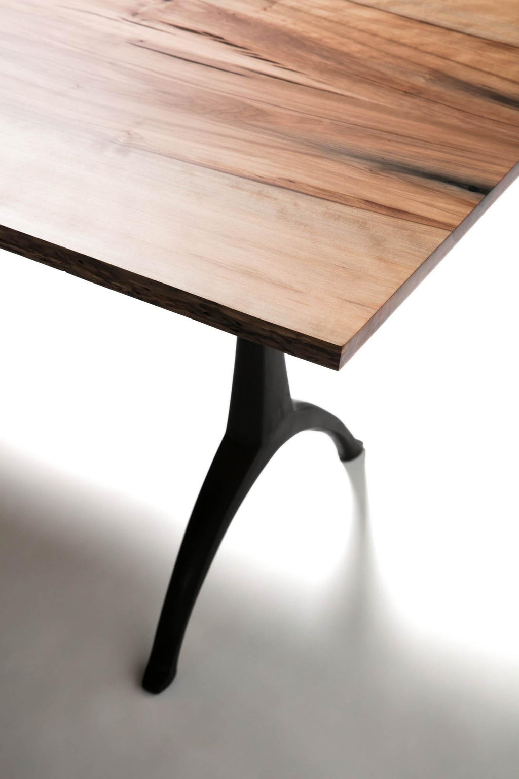 https://a.1stdibscdn.com/live-edge-dining-table-on-legacy-wishbone-base-for-sale-picture-11/f_43982/f_175175811578584293678/2018_21_5DS_0091_master.jpg