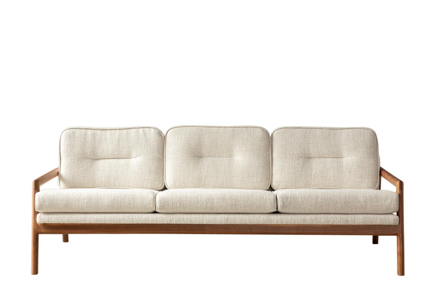 https://a.1stdibscdn.com/hand-crafted-walnut-moresby-sofa-with-custom-linen-or-leather-upholstery-for-sale-picture-5/f_24193/1578806262422/20190725_chris_earl_0203_master.jpg