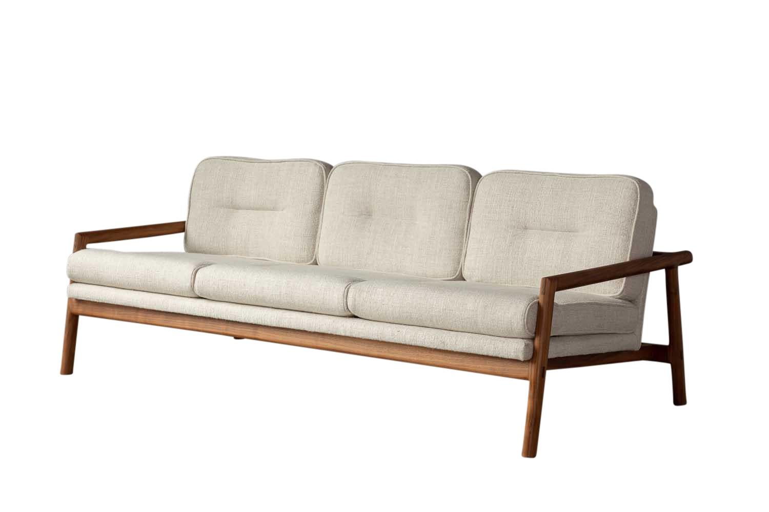 https://a.1stdibscdn.com/hand-crafted-walnut-moresby-sofa-with-custom-linen-or-leather-upholstery-for-sale-picture-7/f_24193/1578806269104/20190725_chris_earl_0213_master.jpg