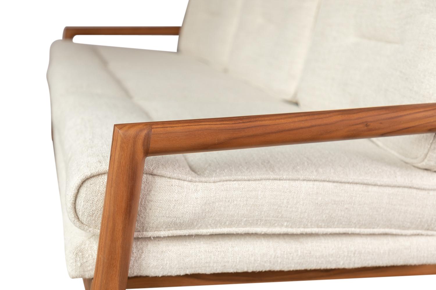 https://a.1stdibscdn.com/hand-crafted-walnut-moresby-sofa-with-custom-linen-or-leather-upholstery-for-sale-picture-8/f_24193/1578806275710/20190725_chris_earl_0216_master.jpg