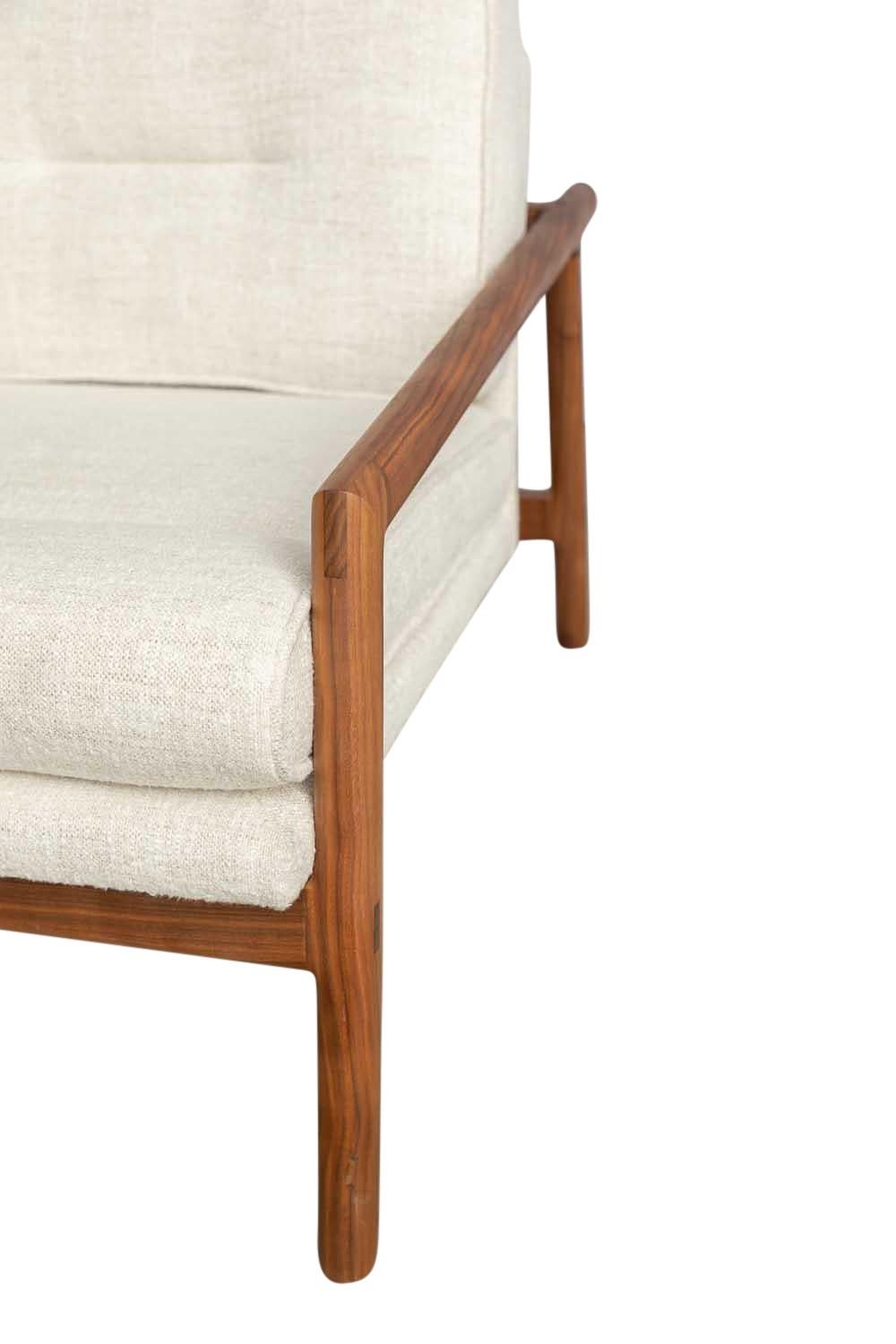 https://a.1stdibscdn.com/hand-crafted-walnut-moresby-sofa-with-custom-linen-or-leather-upholstery-for-sale-picture-9/f_24193/1578806278957/20190725_chris_earl_0228_master.jpg