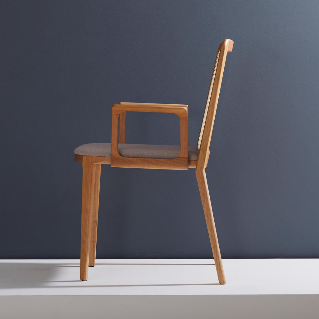 https://a.1stdibscdn.com/minimal-style-solid-wood-chair-textile-seating-caning-backboard-with-arms-for-sale-picture-4/f_35593/f_151227511560777027757/2019_05_30_Emporio_DanielSimonini_0124_master.jpg