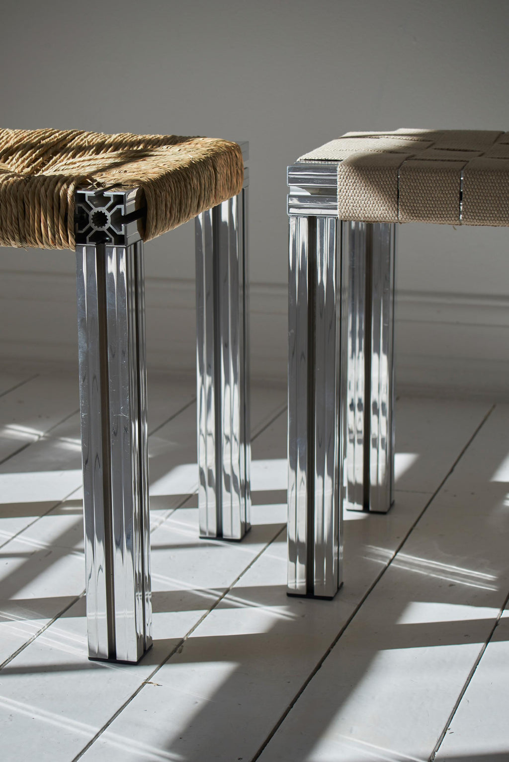 https://a.1stdibscdn.com/mirror-polished-aluminium-armchair-with-lapping-cane-seating-for-sale-picture-18/f_32763/f_435321321738946511812/2019_09_17_LDF1413_TIFF_Adobe_RGB_1998_8bit__master.jpg