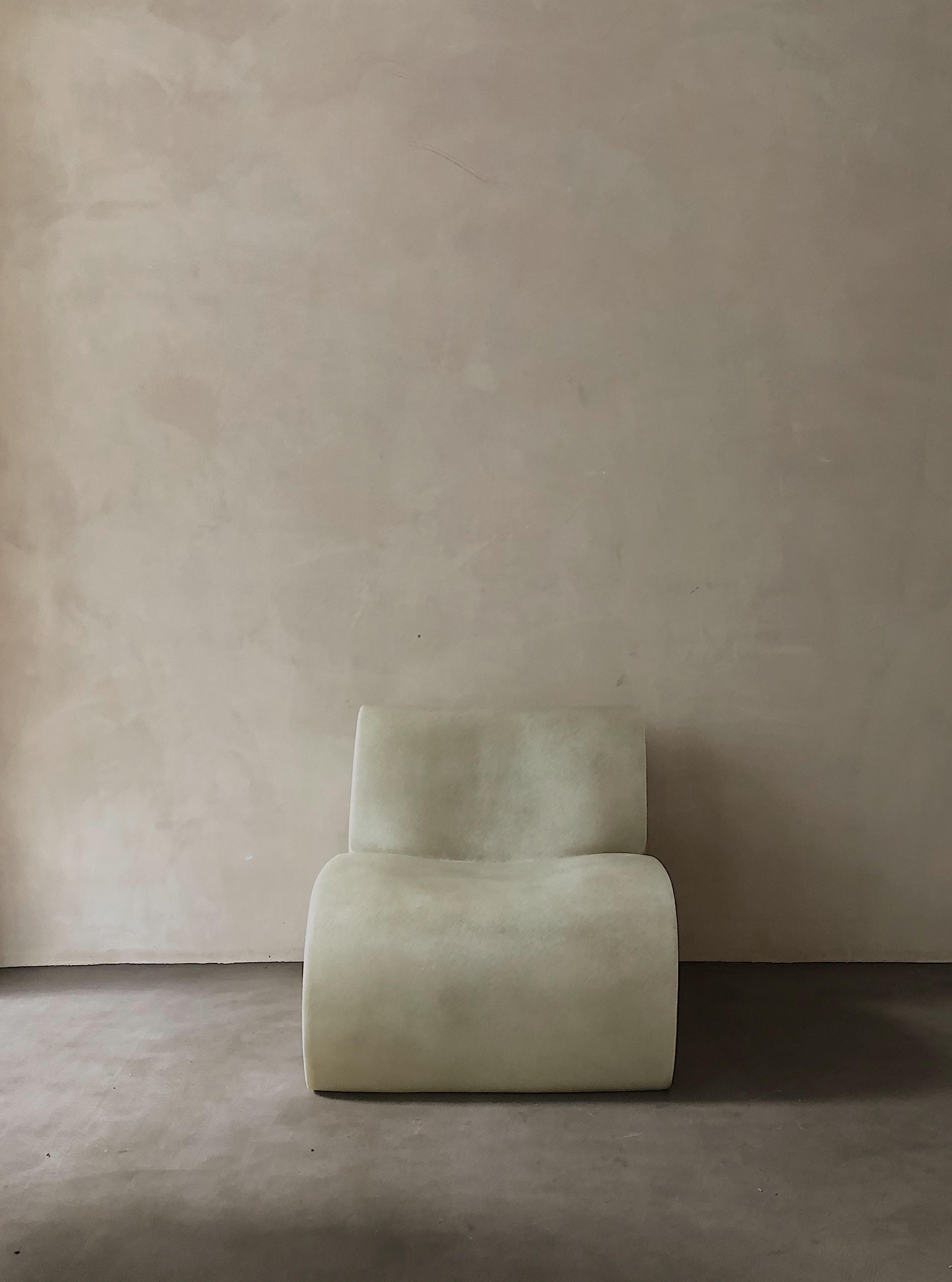 https://a.1stdibscdn.com/white-curl-up-lounge-chair-by-karstudio-for-sale-picture-2/f_12192/f_327064521676043401360/_202011141616203_master.jpg