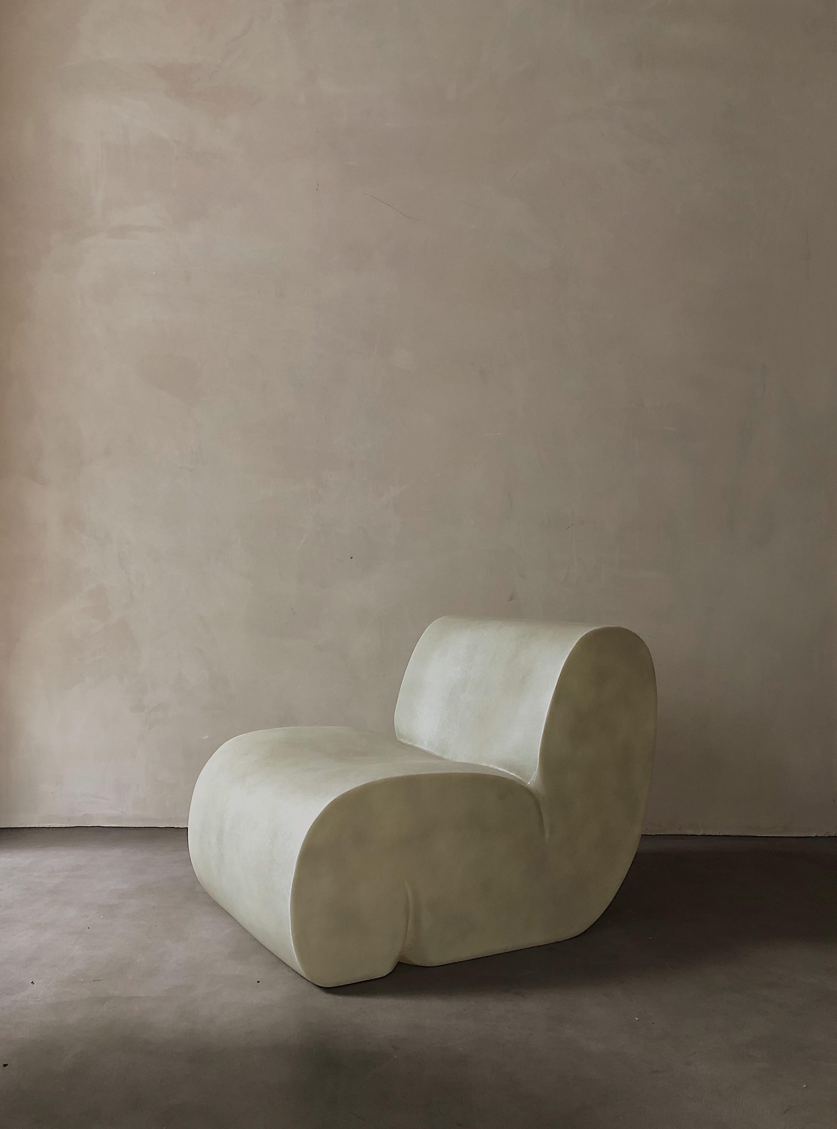 https://a.1stdibscdn.com/white-curl-up-lounge-chair-by-karstudio-for-sale-picture-4/f_12192/f_327064521676043403250/_202011141616212_master.jpg