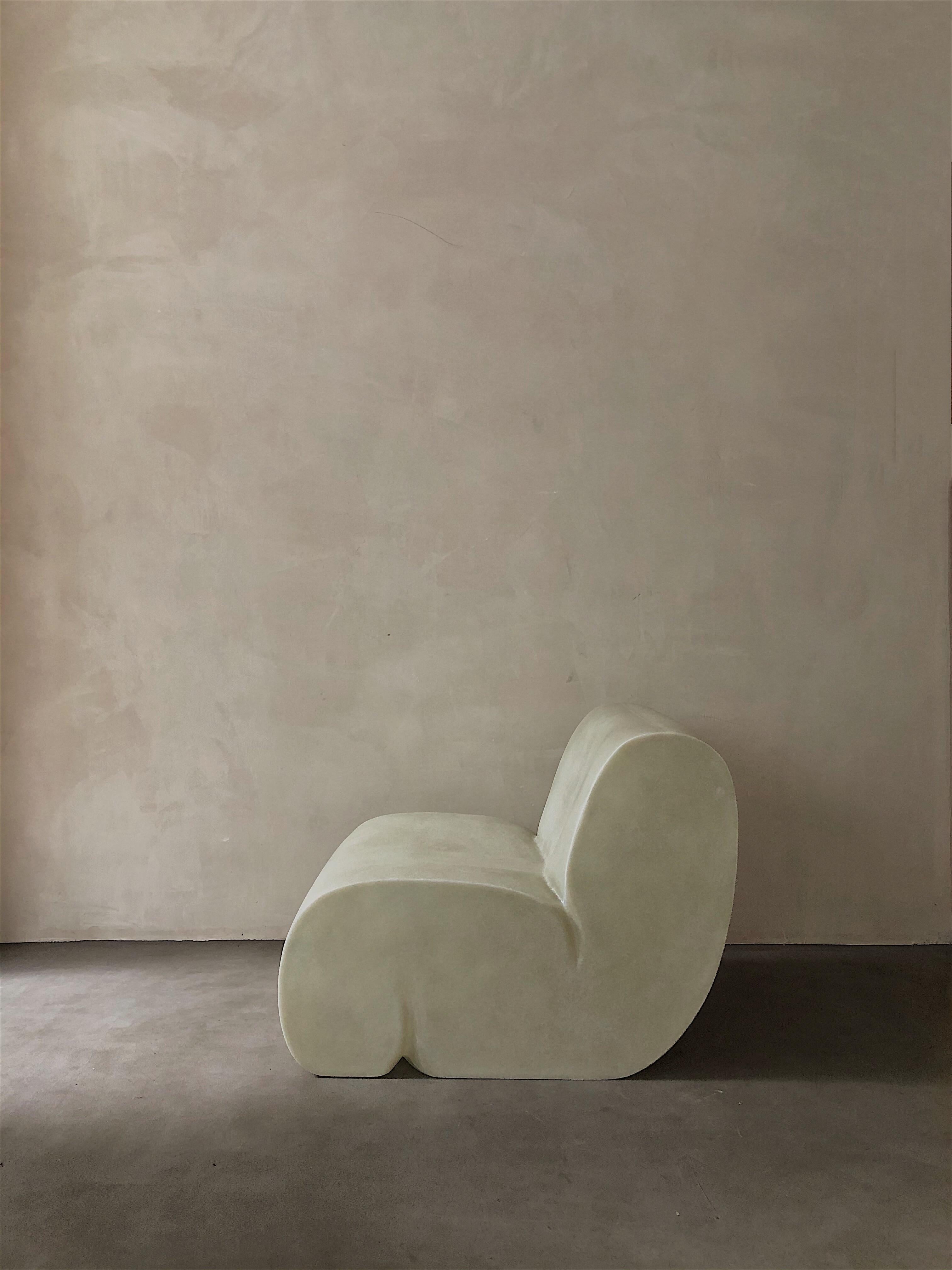 https://a.1stdibscdn.com/white-curl-up-lounge-chair-by-karstudio-for-sale-picture-5/f_12192/f_327064521676043404084/_20201114161621_master.jpg