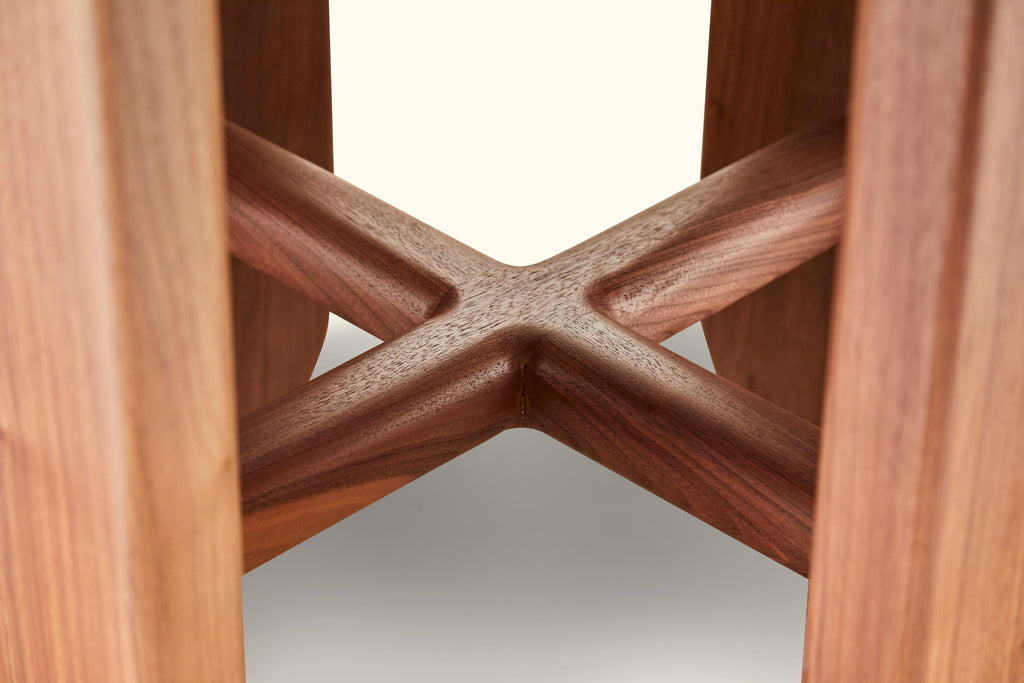 https://a.1stdibscdn.com/walnut-rainier-dining-table-by-brian-paquette-for-lawson-fenning-for-sale-picture-6/f_8060/f_324644021674867128996/2020_02_27_LAWSON_FENNING_0209_master.jpg