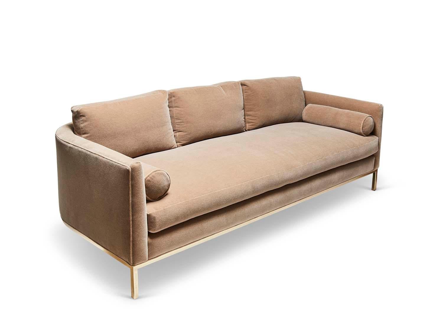 https://a.1stdibscdn.com/mohair-curved-back-sofa-by-lawson-fenning-for-sale-picture-3/f_8060/f_378094721704499964479/2020_08_10_LAWSON_FENNING_0123_master.jpg