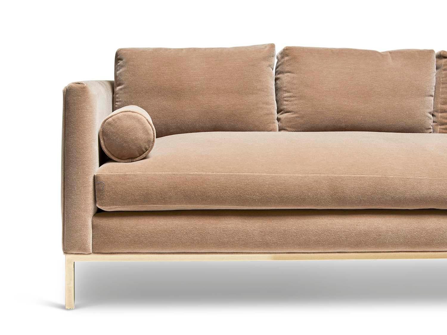 https://a.1stdibscdn.com/mohair-curved-back-sofa-by-lawson-fenning-for-sale-picture-2/f_8060/f_378094721704499963602/2020_08_10_LAWSON_FENNING_0128_master.jpg