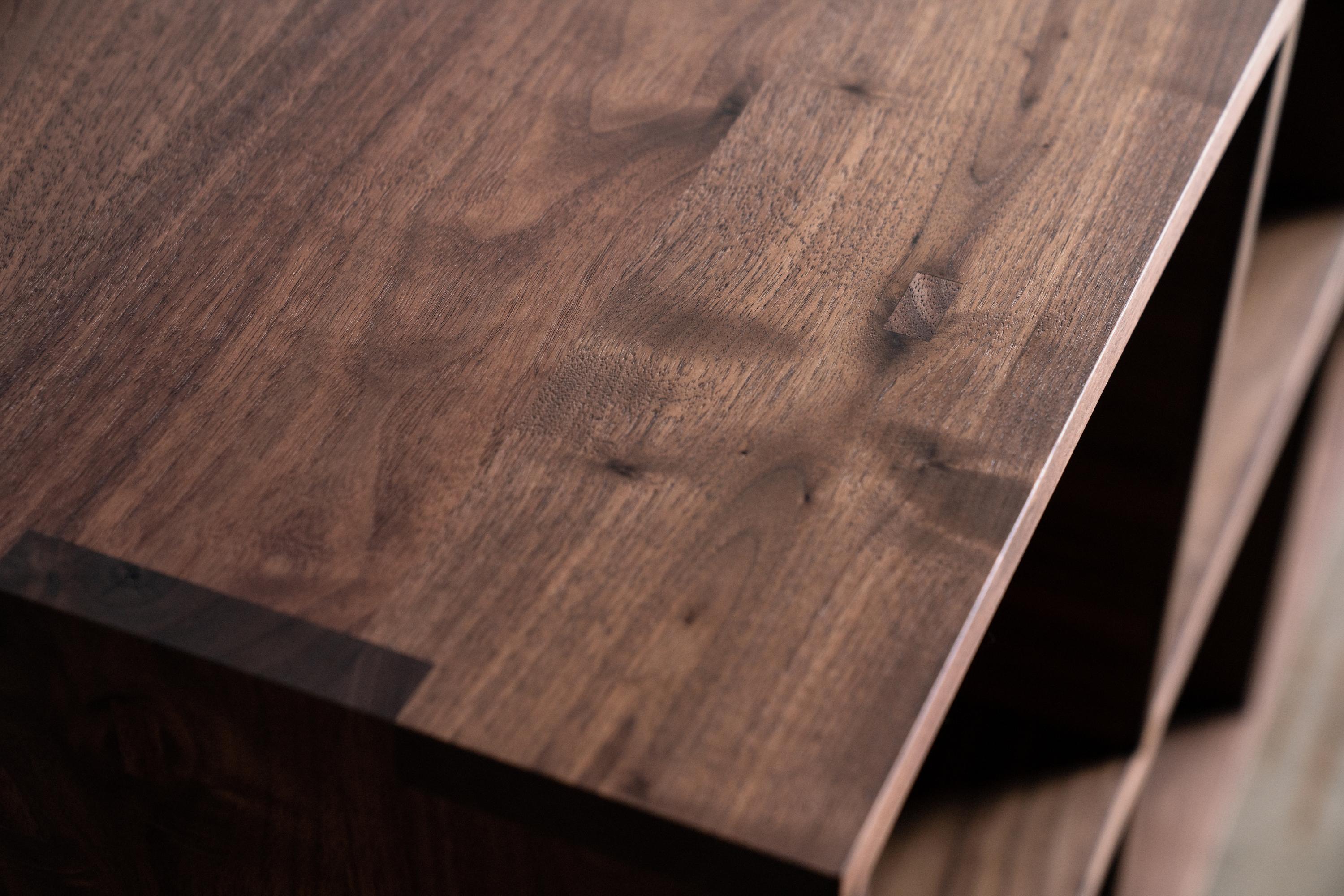 https://a.1stdibscdn.com/walnut-storage-cabinet-for-vinyl-records-with-black-patina-steel-base-for-sale-picture-4/f_43982/f_213530621604937334180/2020_19_7R3_0029_3000px_master.jpg