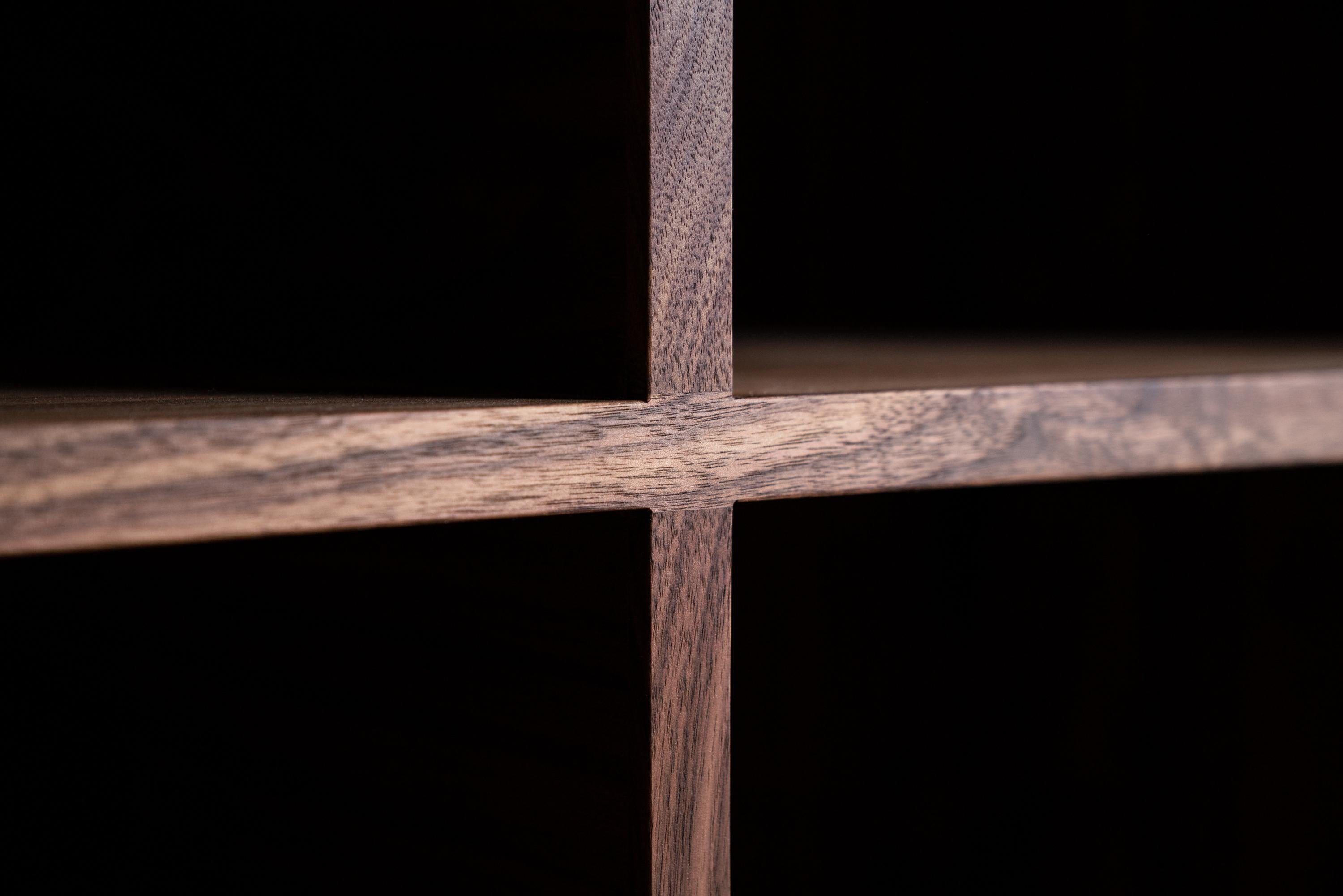 https://a.1stdibscdn.com/walnut-storage-cabinet-for-vinyl-records-with-black-patina-steel-base-for-sale-picture-6/f_43982/f_213530621604937341912/2020_19_7R3_0032_3000px_master.jpg
