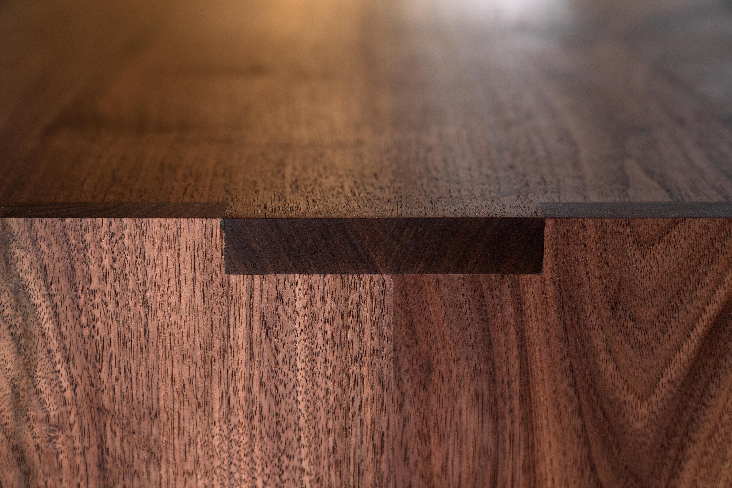https://a.1stdibscdn.com/walnut-storage-cabinet-for-vinyl-records-with-black-patina-steel-base-for-sale-picture-8/f_43982/f_213530621604937355253/2020_19_7R3_0037_3000px_master.jpg