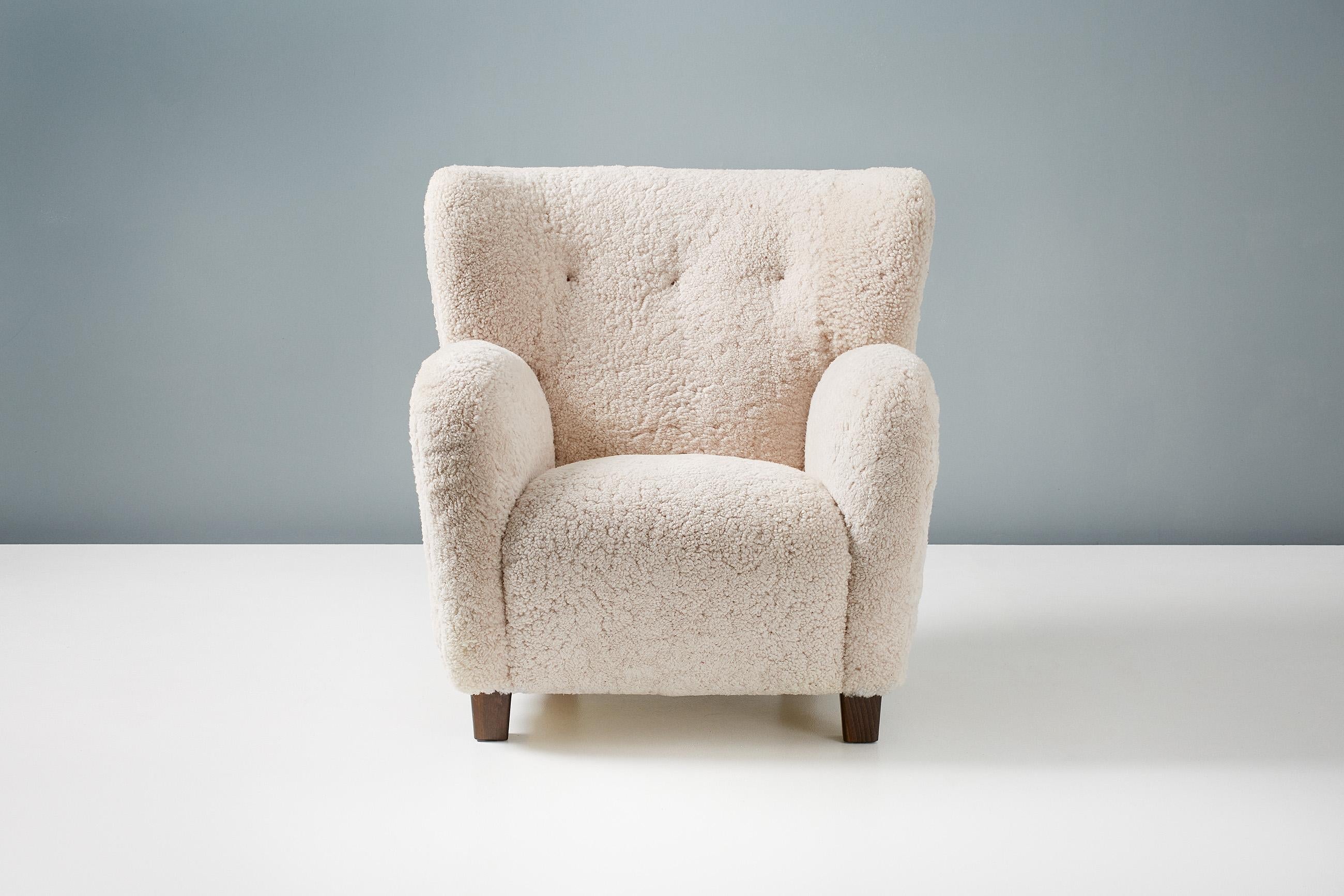 https://a.1stdibscdn.com/custom-made-karu-armchair-for-sale-picture-2/f_13332/f_251539921630592285893/20210506_DagmarLondon_Batch_590840_r1_srgb_master.jpg