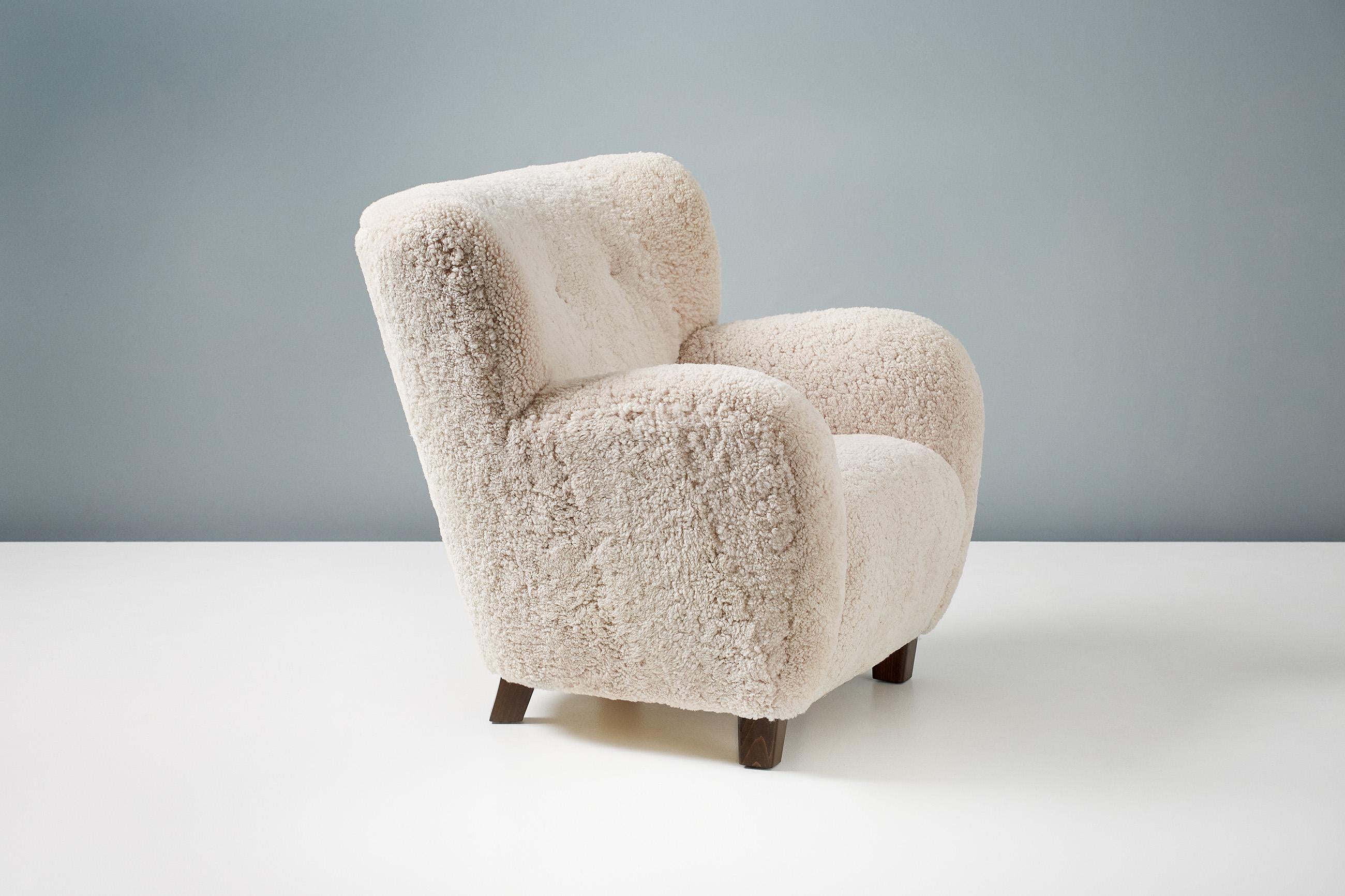 https://a.1stdibscdn.com/custom-made-karu-armchair-for-sale-picture-4/f_13332/f_251539921630592287404/20210506_DagmarLondon_Batch_590844_r1_srgb_master.jpg