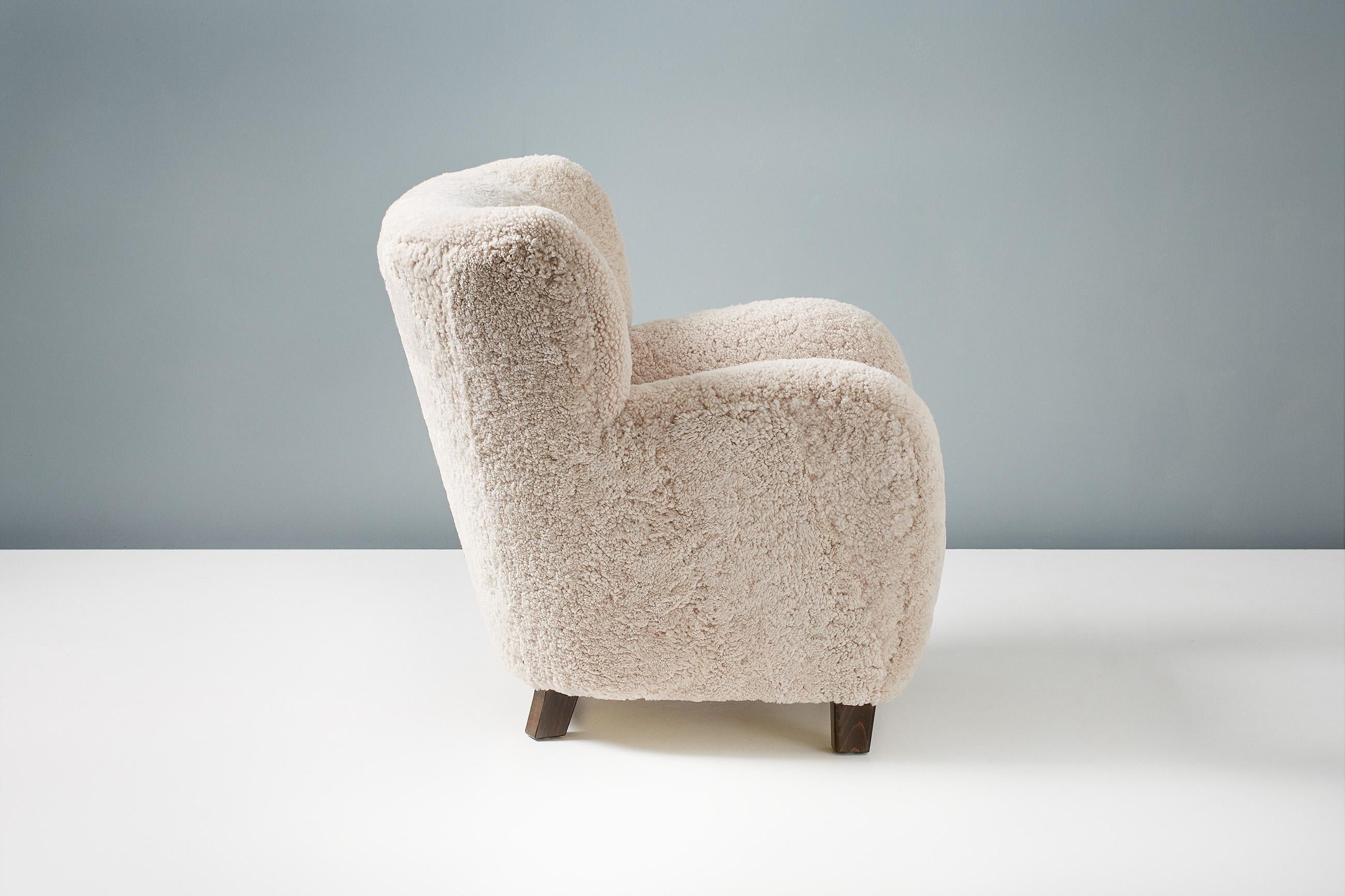 https://a.1stdibscdn.com/custom-made-karu-armchair-for-sale-picture-5/f_13332/f_251539921630592287976/20210506_DagmarLondon_Batch_590847_r1_srgb_master.jpg