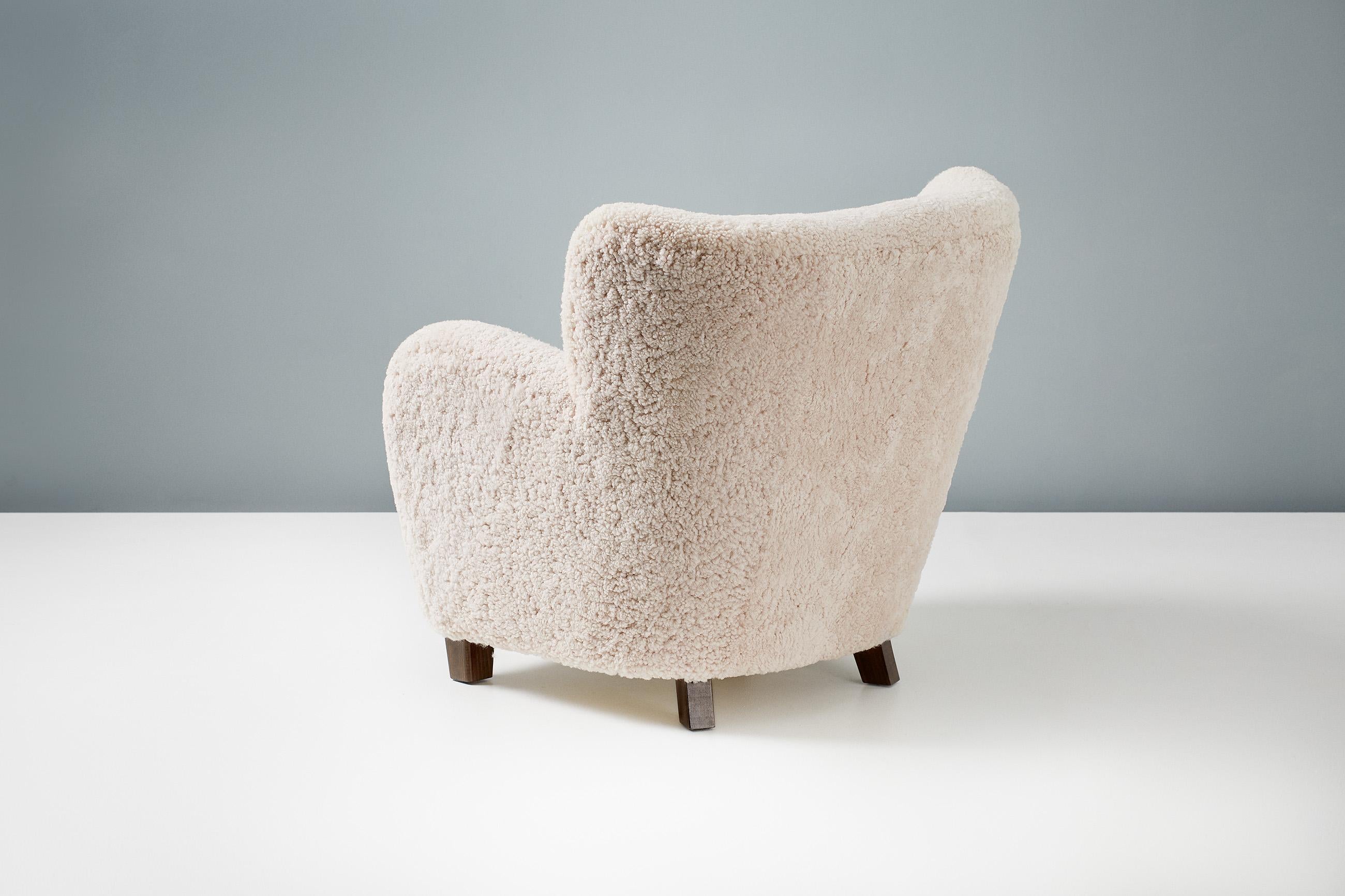 https://a.1stdibscdn.com/custom-made-karu-armchair-for-sale-picture-8/f_13332/f_251539921630592288883/20210506_DagmarLondon_Batch_590856_r1_srgb_master.jpg