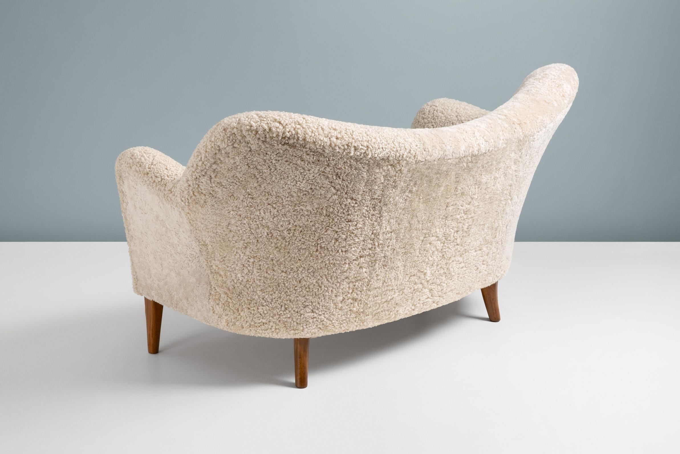 https://a.1stdibscdn.com/custom-made-sheepskin-love-seat-sofa-by-alfred-kristensen-for-sale-picture-7/f_67442/f_387294521710887007498/20211011_Dagmar_Batch_0640764_1_master.jpg