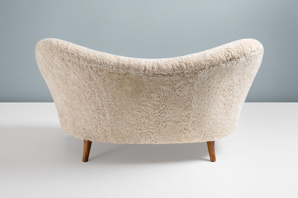 https://a.1stdibscdn.com/custom-made-sheepskin-love-seat-sofa-by-alfred-kristensen-for-sale-picture-9/f_67442/f_387294521710887009013/20211011_Dagmar_Batch_0640767_1_master.jpg