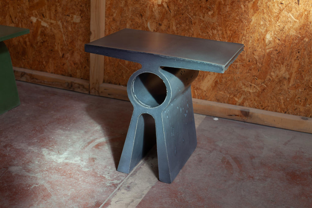https://a.1stdibscdn.com/concrete-side-table-b-abecedario-collection-studio-irvine-for-formacemento-for-sale-picture-3/f_38941/f_278503821647617903165/20211012_MG_1149_master.jpg