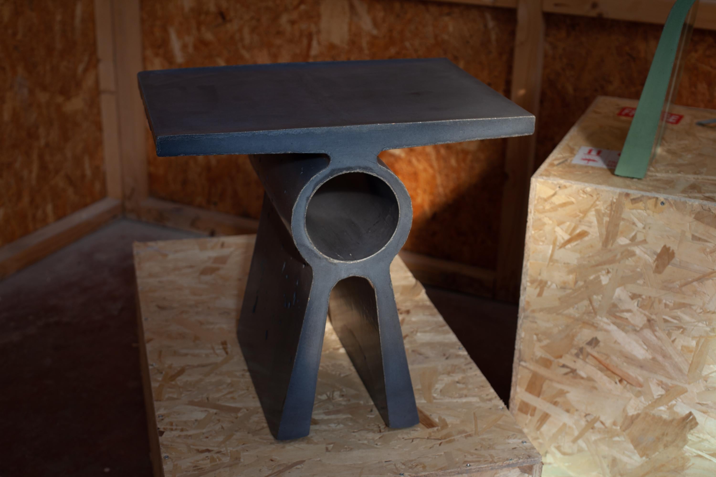 https://a.1stdibscdn.com/concrete-side-table-b-abecedario-collection-studio-irvine-for-formacemento-for-sale-picture-2/f_38941/f_278503821647618133993/20211012_MG_1197_master.jpg