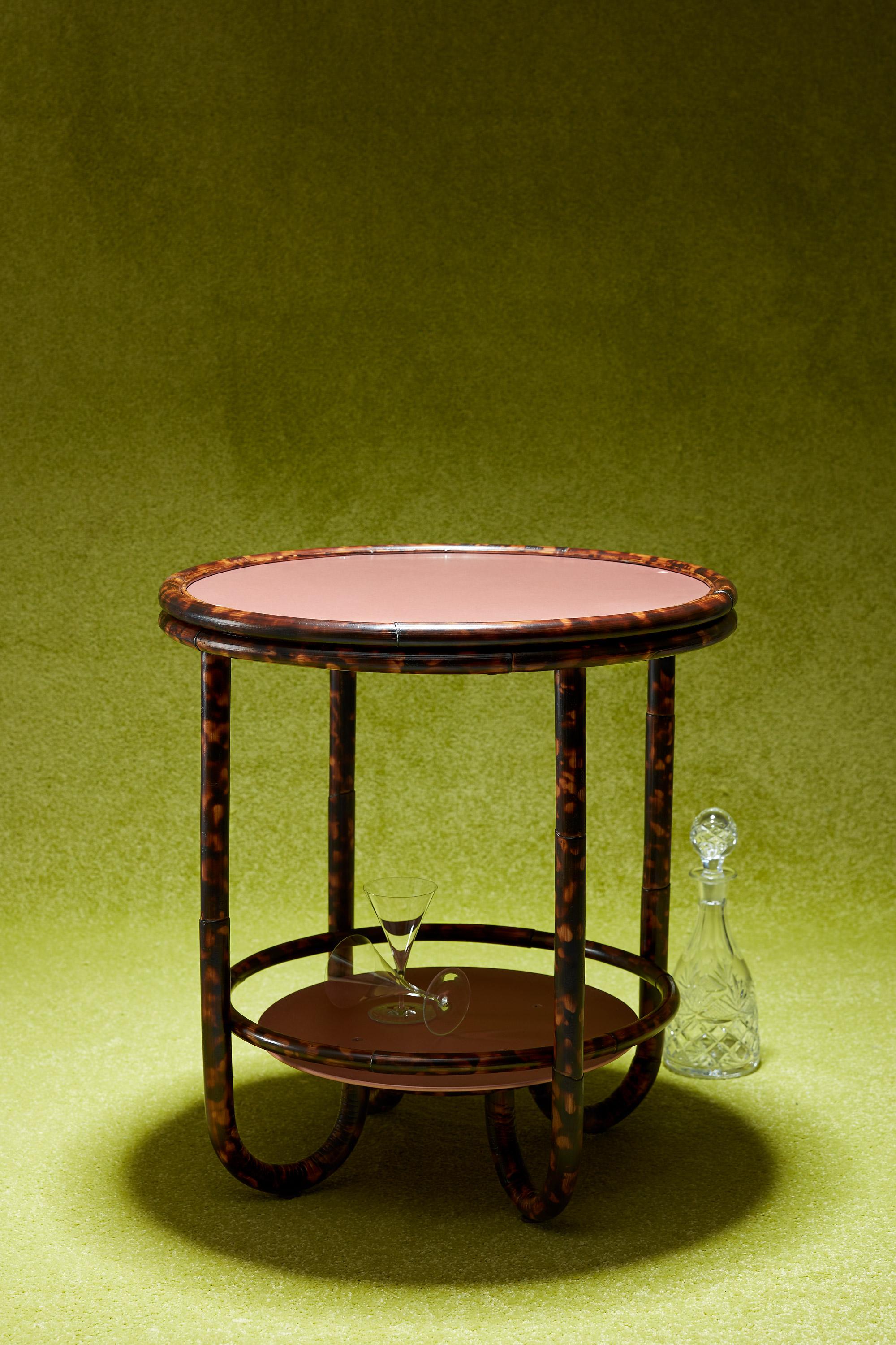 https://a.1stdibscdn.com/tortoise-torched-rattan-and-forest-green-anodised-aluminium-cocktail-table-for-sale-picture-9/f_32763/f_340319321682691381967/2021_06_18_Tino_7121__master.jpg