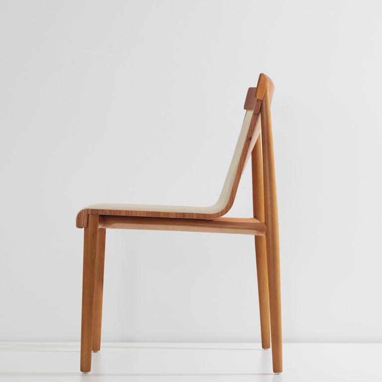 https://a.1stdibscdn.com/contemporary-chair-in-solid-wood-upholstered-in-leather-or-textiles-with-arms-for-sale-picture-14/f_35593/f_245291721626355934102/2021_07_01_DanielSimonini_108_master.jpg?width=768