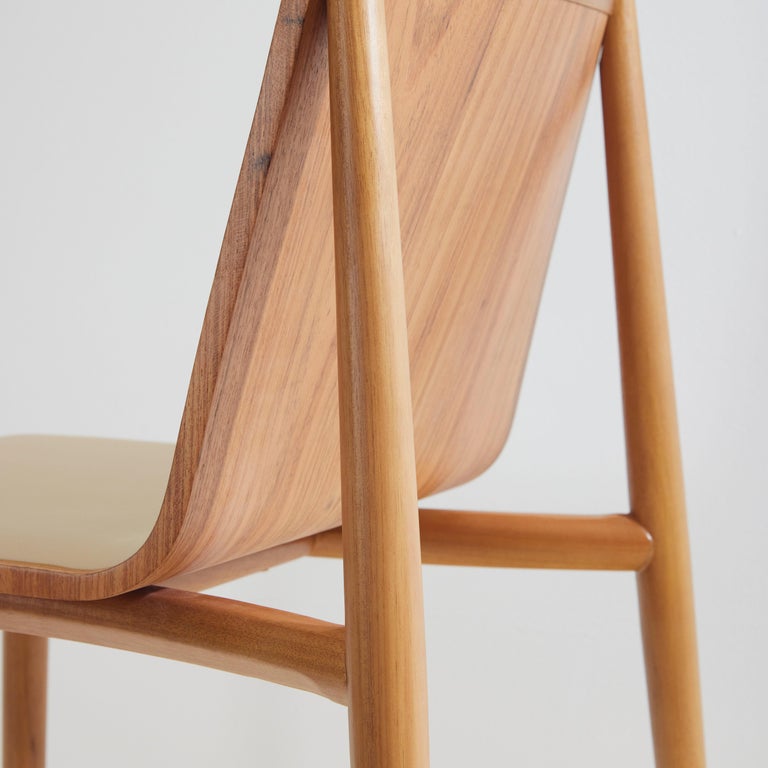 https://a.1stdibscdn.com/contemporary-chair-in-solid-wood-upholstered-in-leather-or-textiles-with-arms-for-sale-picture-16/f_35593/f_245291721626355935501/2021_07_01_DanielSimonini_112_master.jpg?width=768