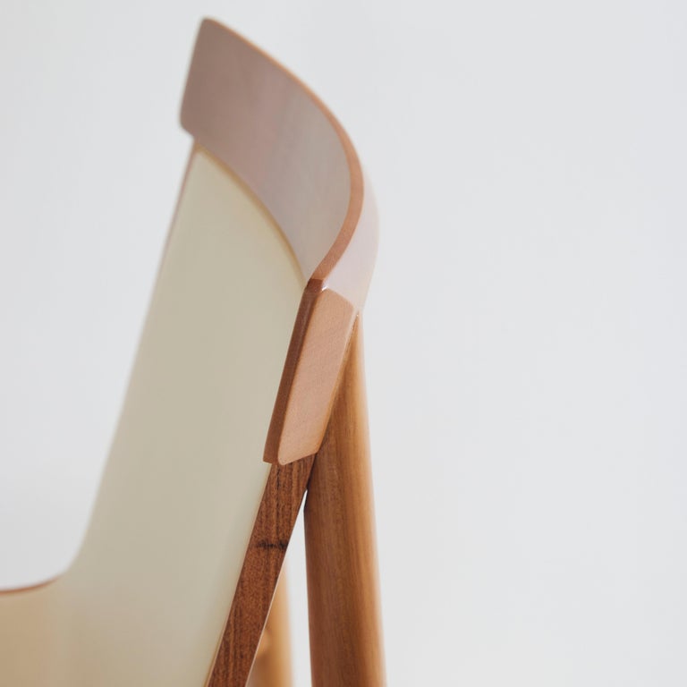 https://a.1stdibscdn.com/contemporary-chair-in-solid-wood-upholstered-in-leather-or-textiles-with-arms-for-sale-picture-15/f_35593/f_245291721626355935147/2021_07_01_DanielSimonini_121_master.jpg?width=768