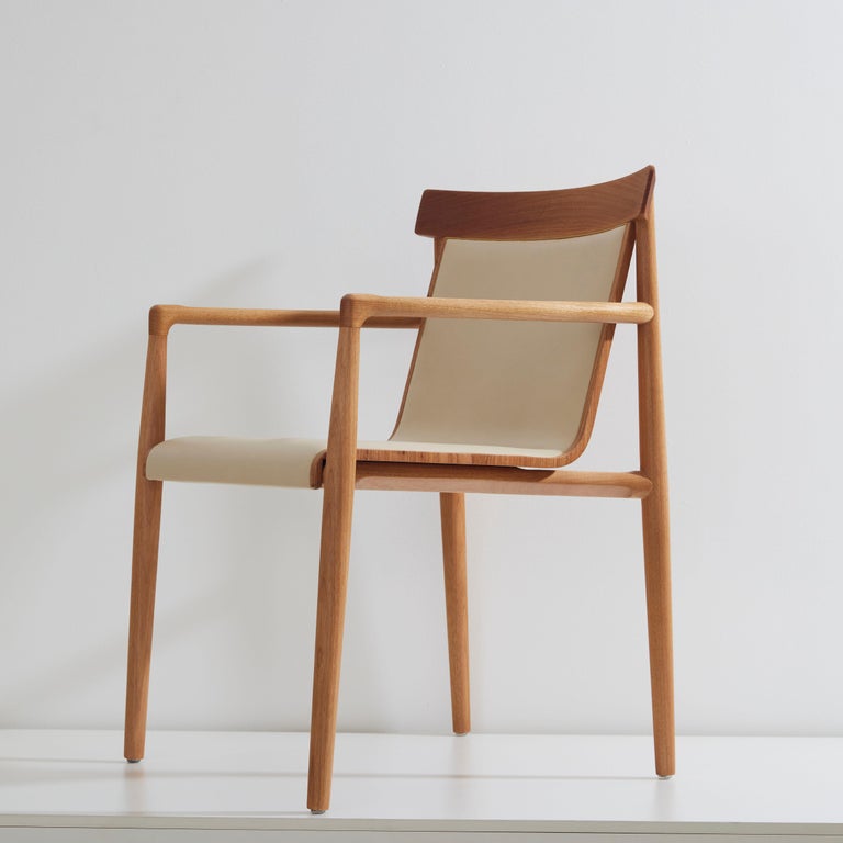 https://a.1stdibscdn.com/contemporary-chair-in-solid-wood-upholstered-in-leather-or-textiles-with-arms-for-sale-picture-4/f_35593/f_245291721626356617527/2021_07_01_DanielSimonini_126_master.jpg?width=768