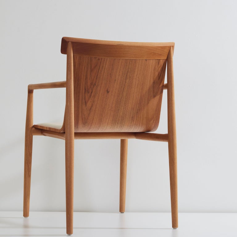 https://a.1stdibscdn.com/contemporary-chair-in-solid-wood-upholstered-in-leather-or-textiles-with-arms-for-sale-picture-3/f_35593/f_245291721626356639989/2021_07_01_DanielSimonini_131_master.jpg?width=768
