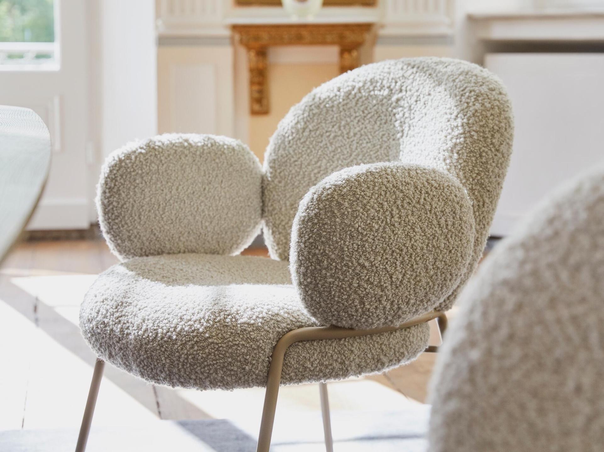 https://a.1stdibscdn.com/customizable-freifrau-nana-armchair-by-hanne-willmann-for-sale-picture-7/f_44652/f_465345621757018037172/2021_schloss_arff_nana_9_2x_master.jpg