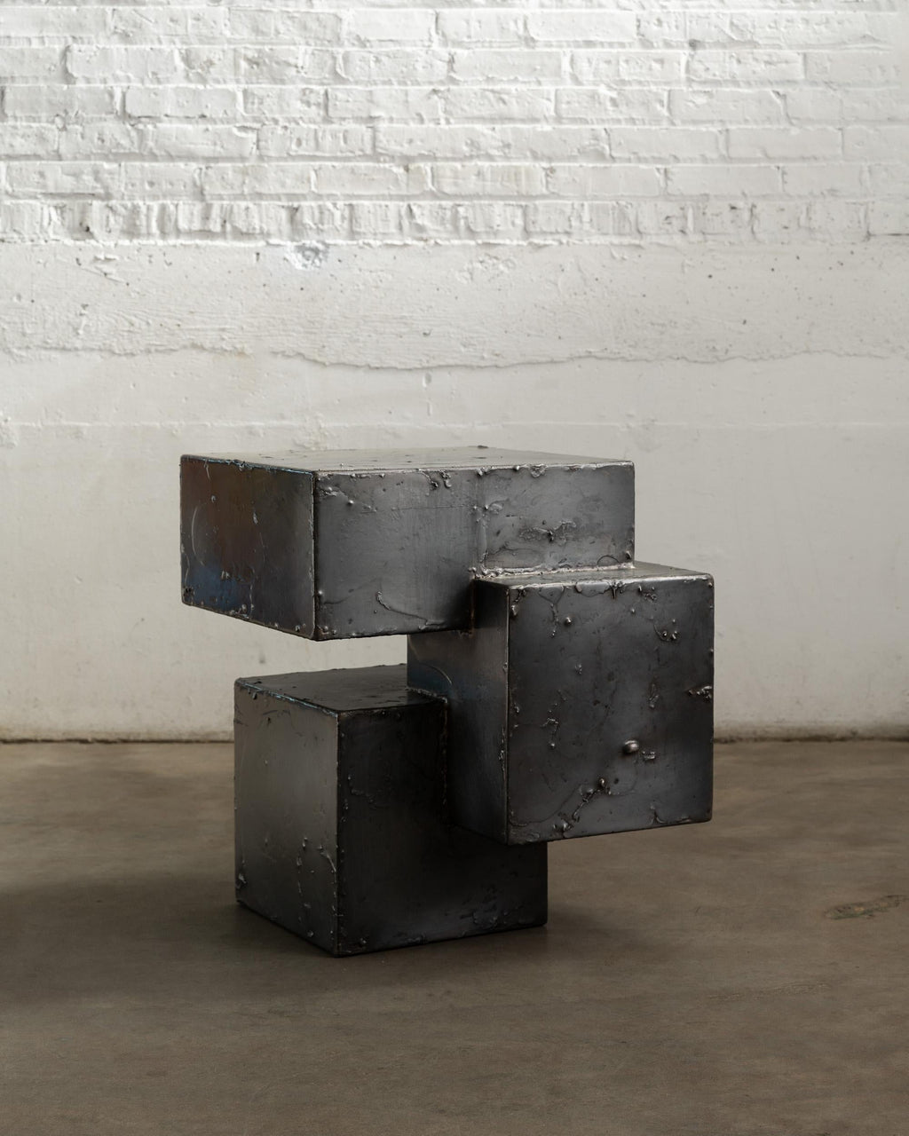 https://a.1stdibscdn.com/pewter-side-table-made-from-pewter-on-steel-for-sale-picture-2/f_26203/f_317230121670962872053/20220929_Gentner_0498_master.jpg