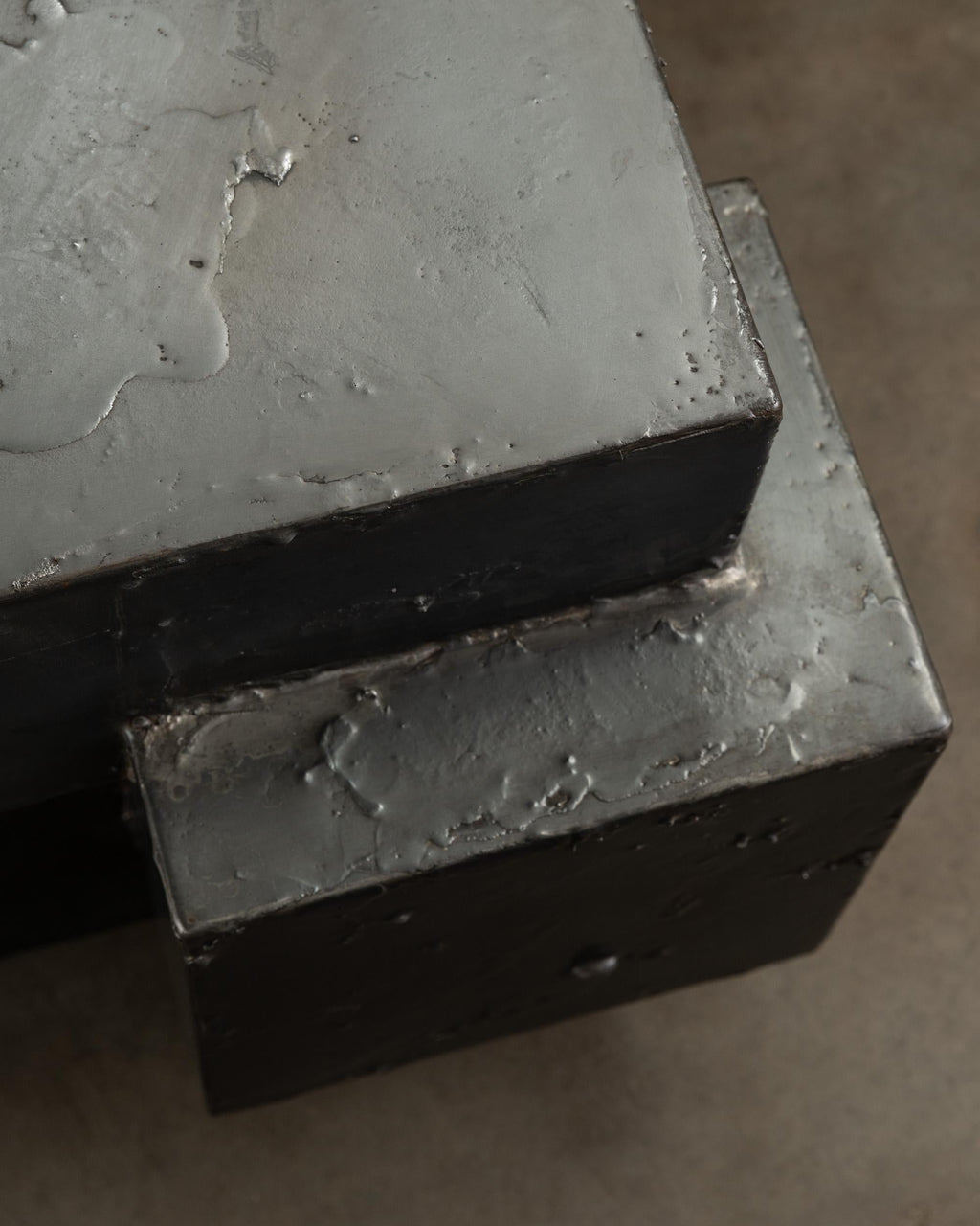 https://a.1stdibscdn.com/pewter-side-table-made-from-pewter-on-steel-for-sale-picture-8/f_26203/f_317230121670962873928/20220929_Gentner_0517_master.jpg