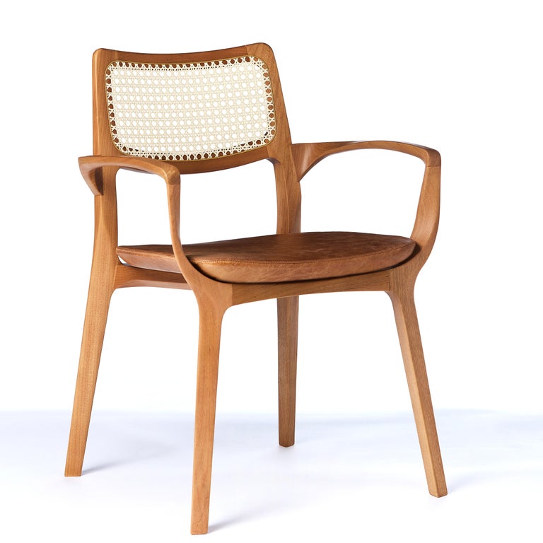 https://a.1stdibscdn.com/post-modern-style-aurora-chair-in-walnut-finish-with-wooden-back-and-textile-for-sale-picture-12/f_35593/f_299055721659980246327/2022_05_27_Emporio_Cadeiras_19799_master.jpg?width=768