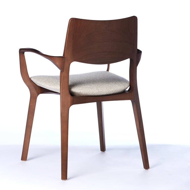 https://a.1stdibscdn.com/post-modern-style-aurora-chair-in-walnut-finish-with-wooden-back-and-textile-for-sale-picture-4/f_35593/f_299055721659980328637/2022_05_27_Emporio_Cadeiras_19821_16_56_05_master.jpg?width=768