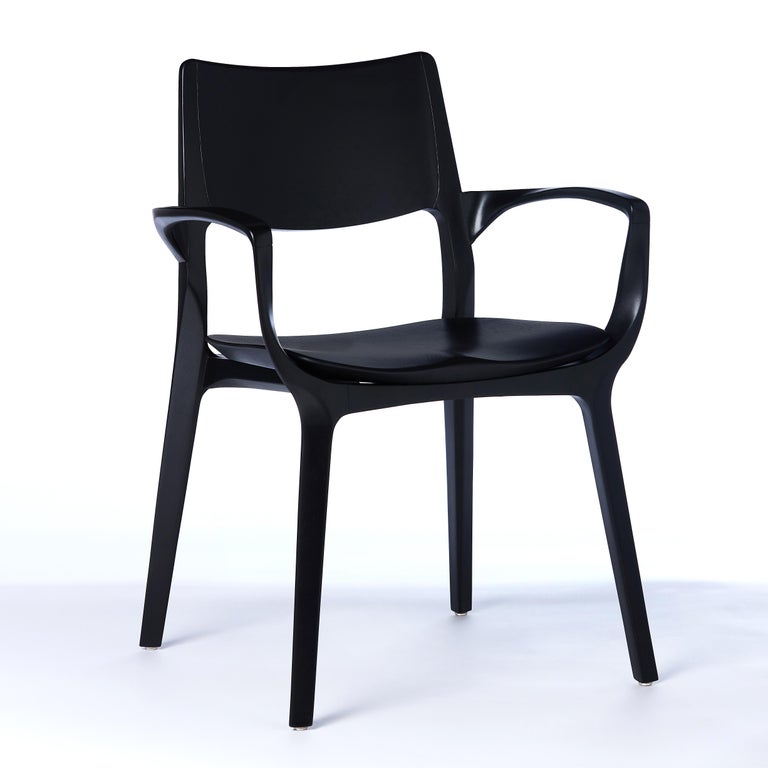 https://a.1stdibscdn.com/post-modern-style-aurora-chair-in-sculpted-black-ebonized-solid-wood-for-sale-picture-2/f_35593/f_299067221659985238482/2022_05_27_Emporio_Cadeiras_19841_master.jpg?width=768