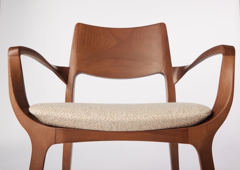 https://a.1stdibscdn.com/post-modern-style-aurora-chair-in-walnut-finish-with-wooden-back-and-textile-for-sale-picture-5/f_35593/f_299055721659984832263/2022_06_09_Daniel_Simonini20215_master.jpg?width=768