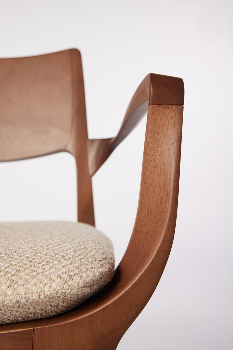 https://a.1stdibscdn.com/post-modern-style-aurora-chair-in-walnut-finish-with-wooden-back-and-textile-for-sale-picture-8/f_35593/f_299055721659984750679/2022_06_09_Daniel_Simonini20219_master.jpg?width=768