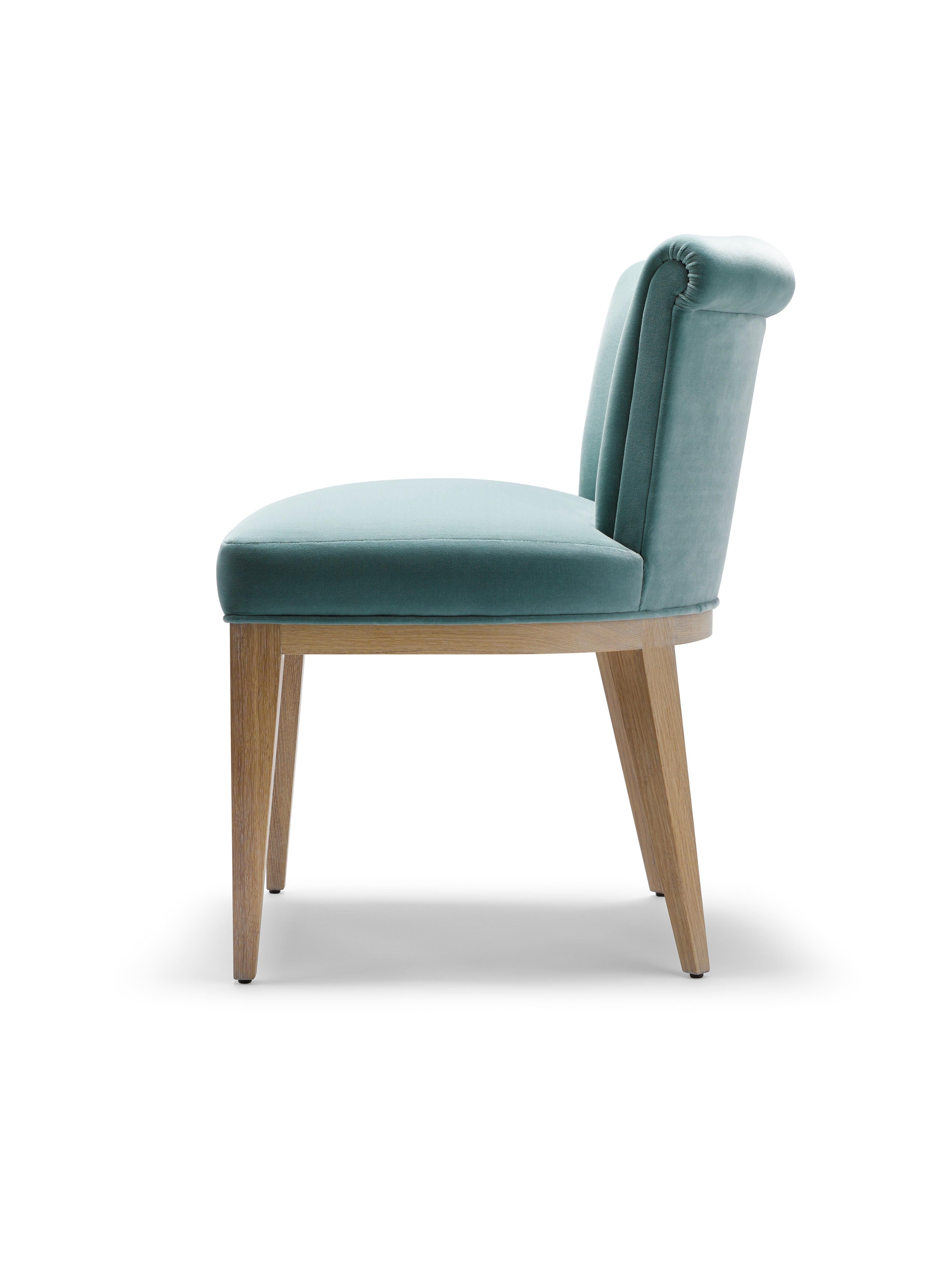 https://a.1stdibscdn.com/contemporary-eto-dining-chair-in-cotton-velvet-with-solid-oak-or-walnut-legs-for-sale-picture-2/f_27813/f_435978321739370218566/2022_1_10_EtoDiningChair15733_1_FIN_master.jpg